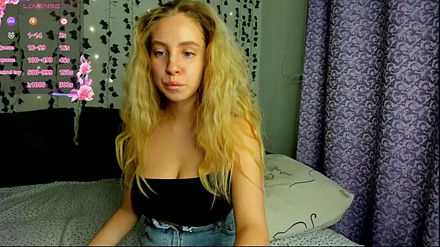 Snapshot of Kitty_Katrine chatting on 12-08-24, 04:07 Kitty Katrine online show from 12-08-24, 04:07