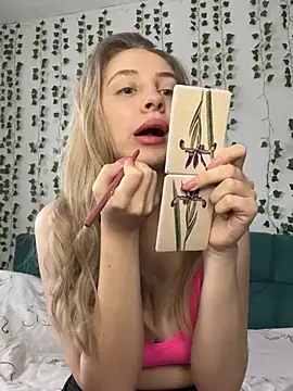 Snapshot of Kitty_Katrine chatting on 01-15-25, 07:37 Kitty Katrine online show from 01-15-25, 07:37