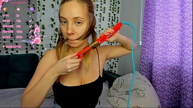 Snapshot of Kitty_Katrine chatting on 01-27-25, 07:45 Kitty Katrine online show from 01-27-25, 07:45