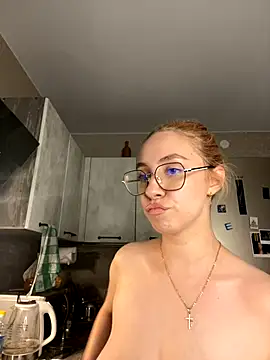 Snapshot of Kitty_Katrine chatting on 09-20-25, 04:30 Kitty Katrine online show from 09-20-25, 04:30