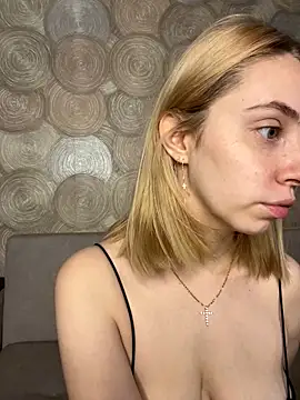 Snapshot of Kitty_Katrine chatting on 10-29-25, 06:15 Kitty Katrine online show from 10-29-25, 06:15