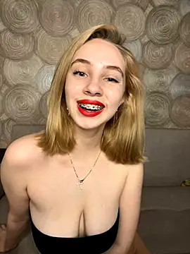 Snapshot of Kitty_Katrine chatting on 11-04-25, 02:05 Kitty Katrine online show from 11-04-25, 02:05