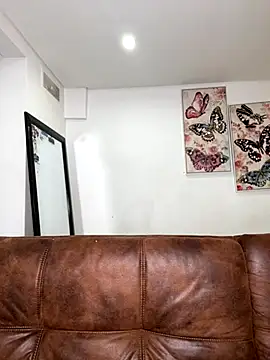 dolcebella online show from 10-20-25, 03:45