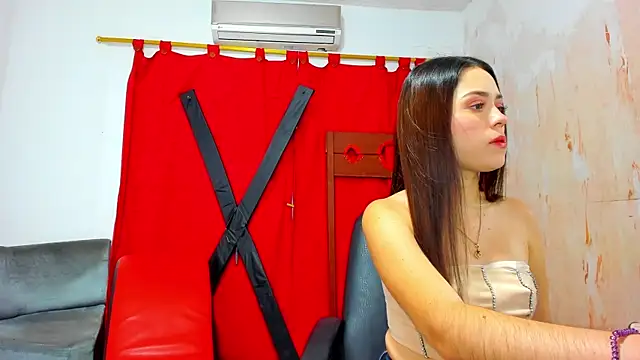 Snapshot of Hana_and_Zeta chatting on 02-05-25, 12:27 Hana and Zeta online show from 02-05-25, 12:27