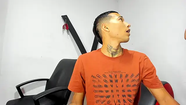 Snapshot of Hana_and_Zeta chatting on 03-19-25, 12:12 Hana and Zeta online show from 03-19-25, 12:12