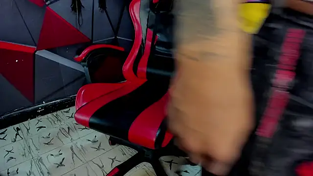 Snapshot of Hana_and_Zeta chatting on 09-16-25, 12:06 Hana and Zeta online show from 09-16-25, 12:06