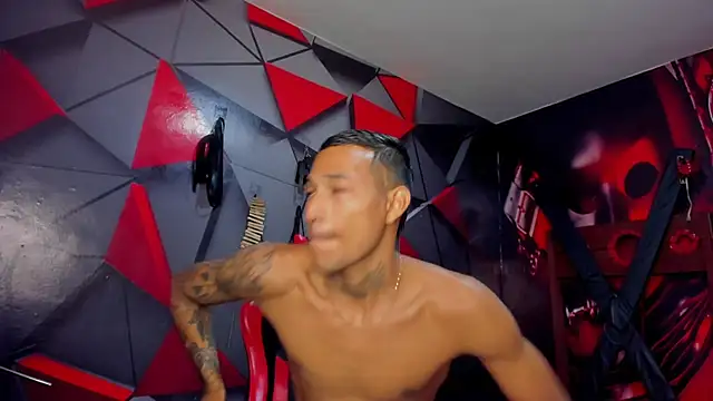 Snapshot of Hana_and_Zeta chatting on 10-19-25, 12:17 Hana and Zeta online show from 10-19-25, 12:17