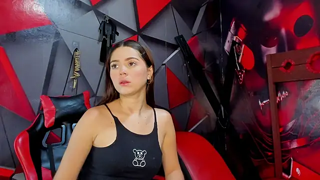 Snapshot of Hana_and_Zeta chatting on 11-04-25, 12:15 Hana and Zeta online show from 11-04-25, 12:15