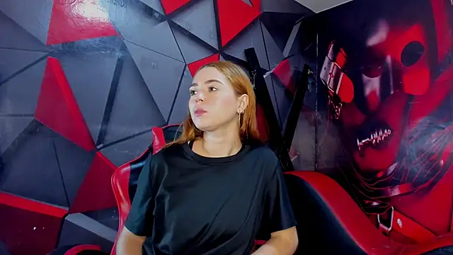 Hana and Zeta online show from 12-20-25, 12:45