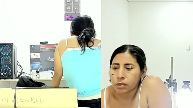 Snapshot of rosita27_ chatting on 03-23-26, 10:47 rosita27 online show from 03-23-26, 10:47