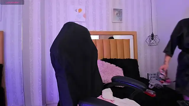 pettit courtny online show from 10-10-25, 09:03