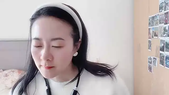 fanfan-FF online show from 12-24-24, 05:16