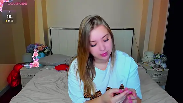 AlexissM online show from 11-12-25, 03:12