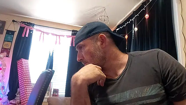 Snapshot of Lexxstacy chatting on 12-22-25, 04:37 Lexxstacy online show from 12-22-25, 04:37