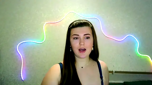 Snapshot of SeductiveTati chatting on 10-24-25, 09:33 SeductiveTati online show from 10-24-25, 09:33