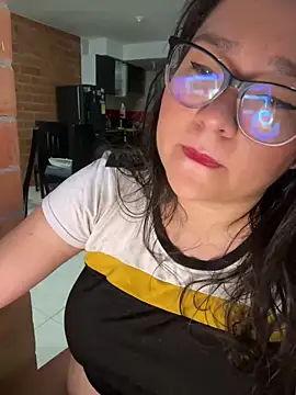 CinnamonCookiez online show from 12-20-24, 03:25