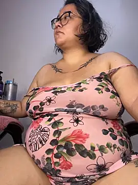 CinnamonCookiez online show from 10-14-25, 04:02