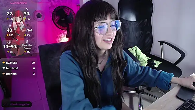 MiaEngels online show from 01-31-25, 08:32