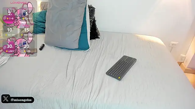 MiaEngels online show from 02-20-25, 05:07