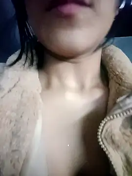 Snapshot of PequeArely chatting on 02-01-25, 01:23 PequeArely online show from 02-01-25, 01:23