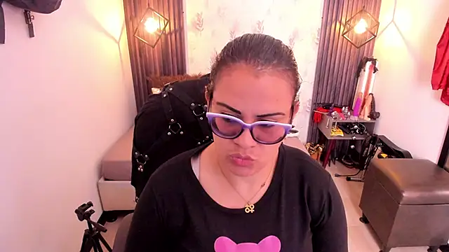 Snapshot of brigittemiller chatting on 03-05-25, 03:51 brigittemiller online show from 03-05-25, 03:51