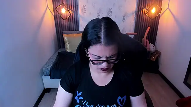 Snapshot of brigittemiller chatting on 10-27-25, 04:00 brigittemiller online show from 10-27-25, 04:00