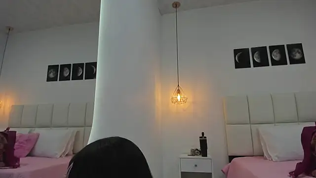 zoe rivers online show from 12-21-24, 03:14