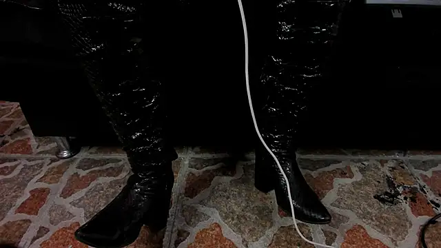 lilith-deveraux online show from 03-04-25, 09:22