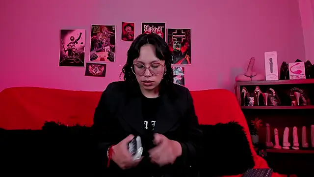 lilith-deveraux online show from 10-20-25, 02:17