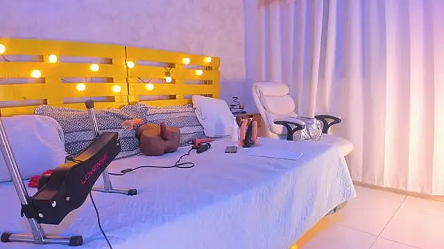 Rubi Love  online show from 11-25-25, 03:06