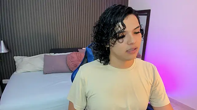 Snapshot of Axel_brunette1 chatting on 05-23-26, 10:14 Axel brunette1 online show from 05-23-26, 10:14