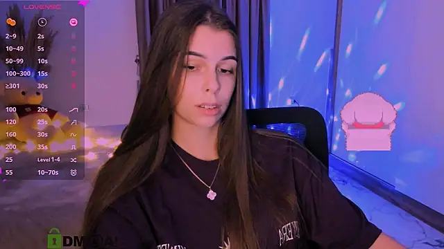 Snapshot of heiley_meow chatting on 10-21-25, 09:15 heiley meow online show from 10-21-25, 09:15