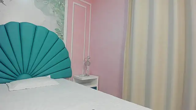 Sweetgirl4u  online show from 02-01-25, 10:15