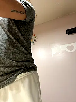 Snapshot of KySir1990 chatting on 10-29-25, 10:11 KySir1990 online show from 10-29-25, 10:11