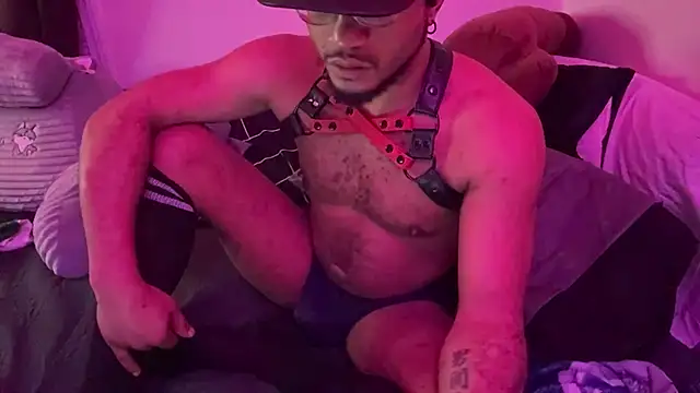 Snapshot of KySir1990 chatting on 11-02-25, 04:15 KySir1990 online show from 11-02-25, 04:15