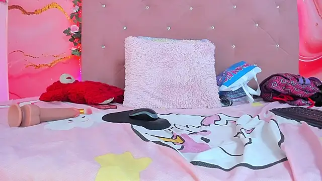 Taylor  cooper online show from 01-31-25, 10:10