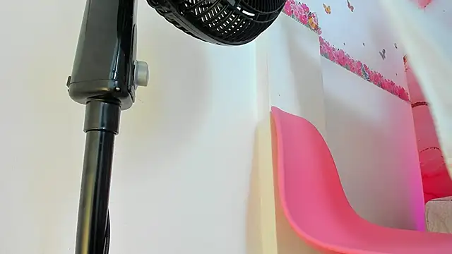 Taylor  cooper online show from 02-05-25, 06:48