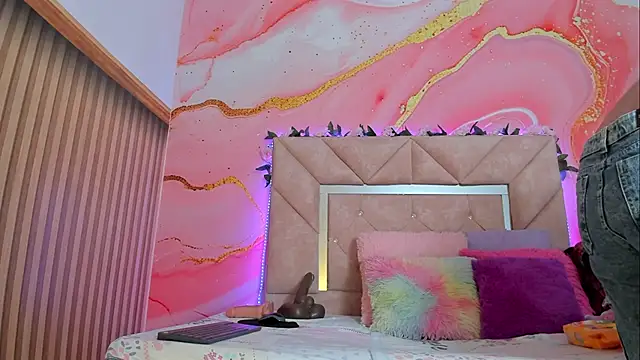 Taylor  cooper online show from 09-08-25, 06:29