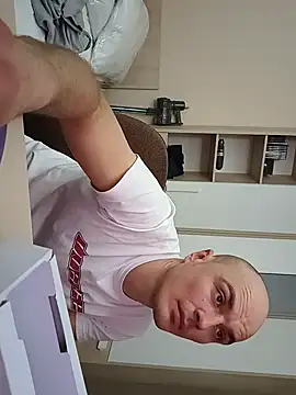 uleglasuczPL online show from 01-23-25, 01:08