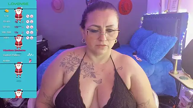 Snapshot of Ivonnee__ chatting on 12-13-24, 09:13 Ivonnee   online show from 12-13-24, 09:13