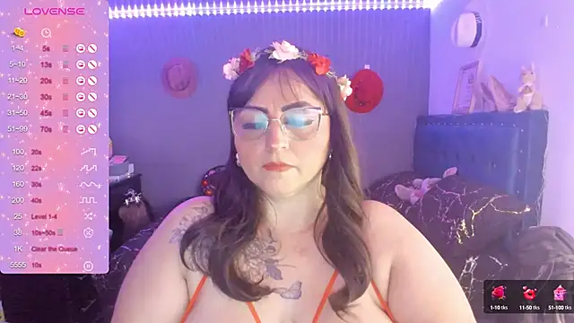 Snapshot of Ivonnee__ chatting on 01-09-25, 03:04 Ivonnee   online show from 01-09-25, 03:04