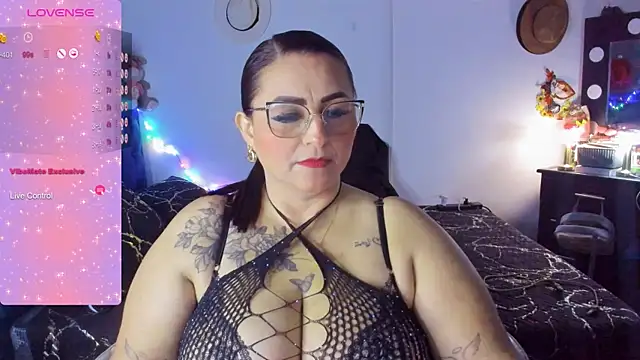 Snapshot of Ivonnee__ chatting on 01-19-25, 02:47 Ivonnee   online show from 01-19-25, 02:47