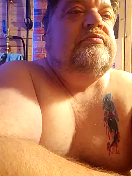 Snapshot of alienbunny chatting on 10-17-25, 03:31 alienbunny online show from 10-17-25, 03:31