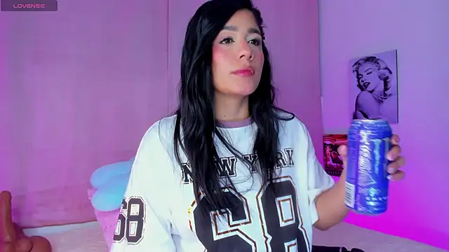 Snapshot of tellmebri chatting on 09-22-25, 06:37 tellmebri online show from 09-22-25, 06:37