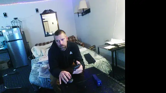 Snapshot of Cooperstone chatting on 12-07-24, 10:50 Cooperstone online show from 12-07-24, 10:50