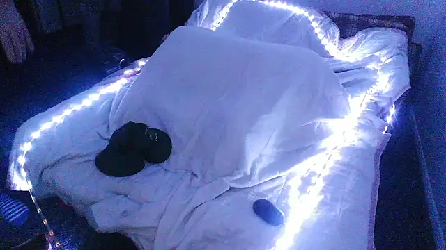 Snapshot of Cooperstone chatting on 12-10-24, 04:13 Cooperstone online show from 12-10-24, 04:13