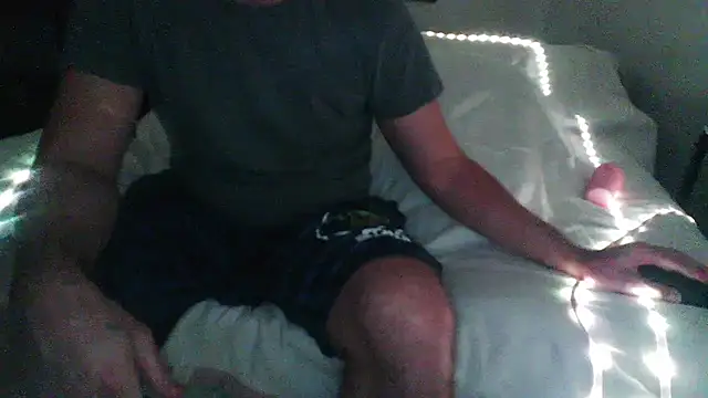 Snapshot of Cooperstone chatting on 12-10-24, 11:30 Cooperstone online show from 12-10-24, 11:30