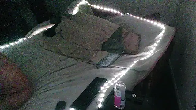 Snapshot of Cooperstone chatting on 12-11-24, 10:38 Cooperstone online show from 12-11-24, 10:38