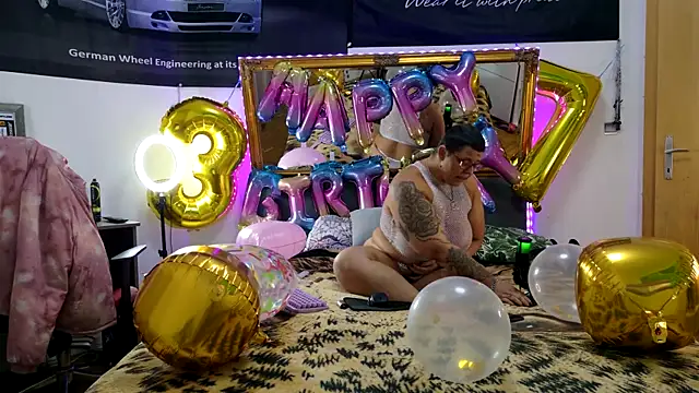 SunshineLexi online show from 10-28-25, 03:25