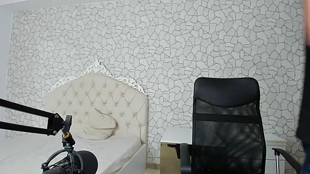 MateoBenjaminX online show from 12-22-24, 08:03